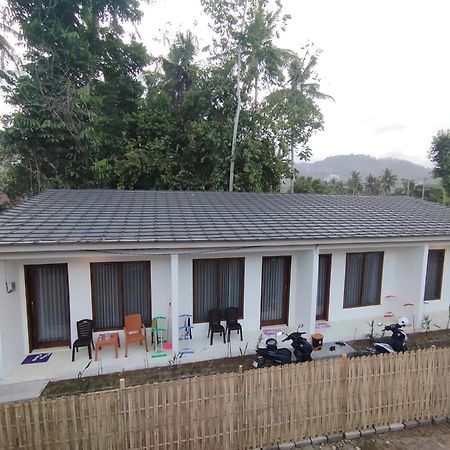 The Corner Homestay Kuta  Esterno foto
