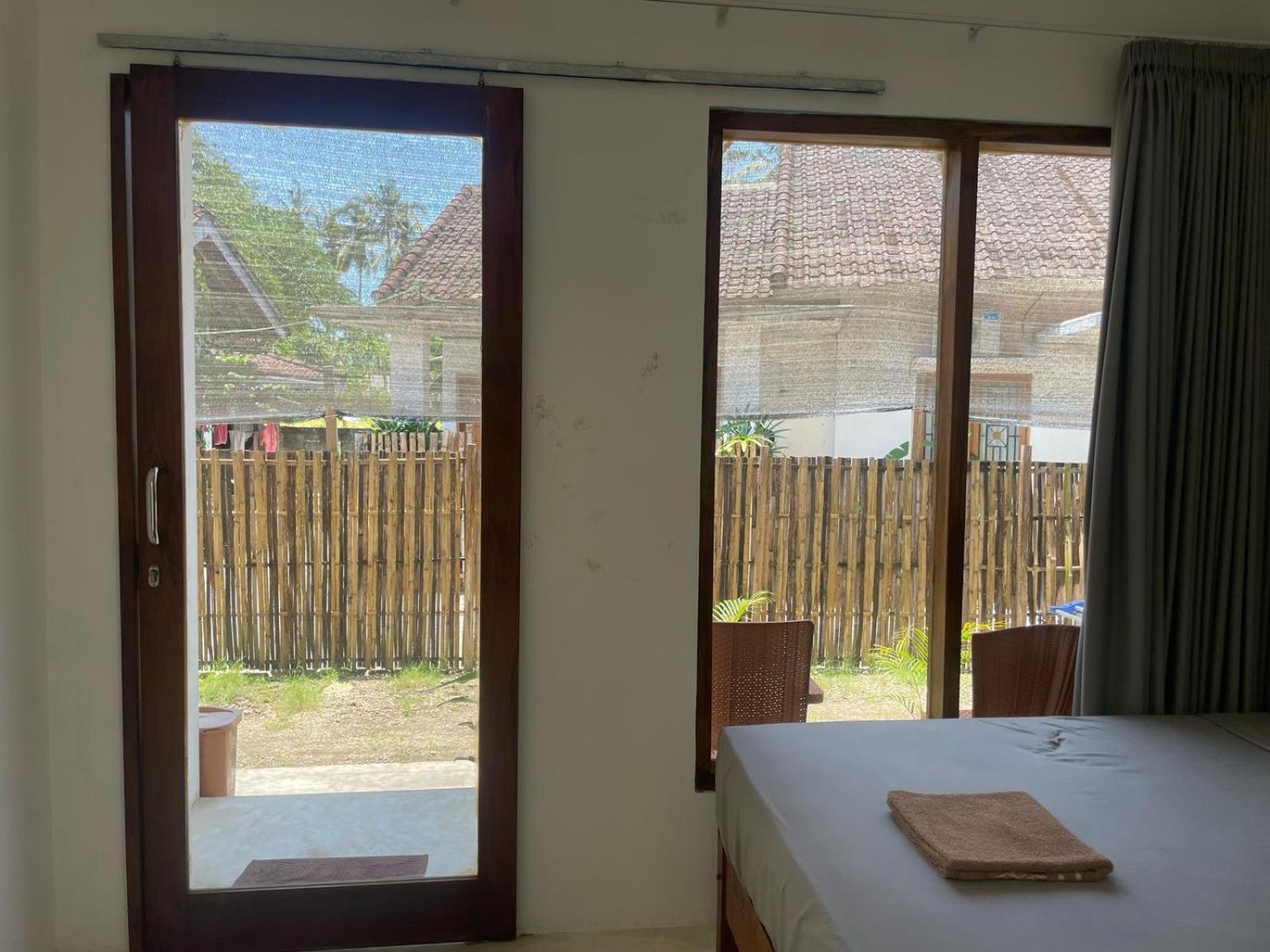 The Corner Homestay Kuta  Esterno foto